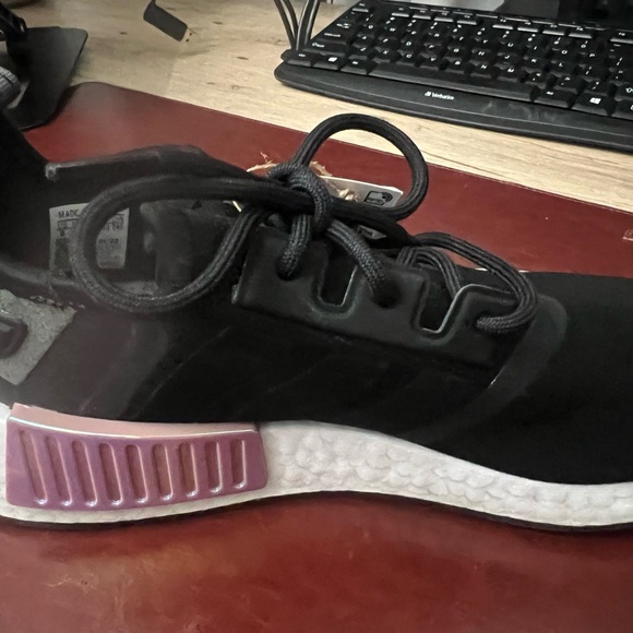Adidas NMD R1 Parley Sneakers in Magic Mauve NWT - Picture 10 of 10